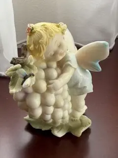 陶器製 天使のフィギュア 花冠付き - メルカリ