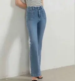 DAYCLOSET フレアパンツデニム　ウォッシュブルーのサムネイル