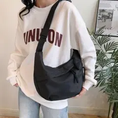 ショルダーバッグ 斜めがけ 韓国 肩掛け 大容量 ブラック 黒 軽量 通勤 通学