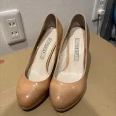 韓国で購入しました。サーモンピンク&ゴールドヒールパンプス 高ヒール