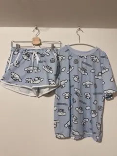 最終値下げ　サンリオ　総柄Tシャツ・ショートパンツセット　M シナモロール