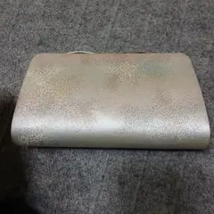 シルバー系クラッチバッグ