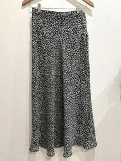 ローリーズファーム レオパード 柄 フレアスカート 白黒 スカート