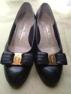 サルヴァトーレフェラガモ　ヴァラリボンパンプス　レザー　6 1/2 23.5㎝