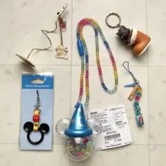 ディズニー　グッズ　光るおもちゃ　ストラップ　キーホルダー
