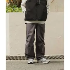 アーバンリサーチ 撥水×ストレッチ パラシュートパンツ グレーMのサムネイル