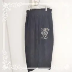a1103 メンズ　黒のジョガーパンツ フロントプリント　おしゃれ　かっこいい