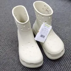 新品未使用！おまけ付き！Crocs Classic Crush Bootのサムネイル