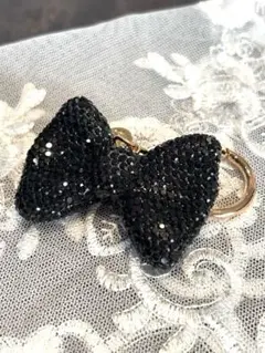 新品未使用 キラキラ リボン キーホルダー 黒　ラインストーン バッグチャーム