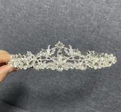 シルバー ティアラ 花モチーフ