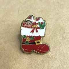 No.2871 クリスマス　サンタ　プレゼント　レッド　ヴィンテージピンバッジ