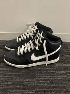 Nike ブラック/ホワイト ハイカットスニーカー