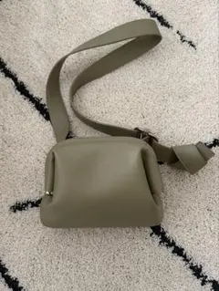 OSOI ショルダーバッグ　くすみグリーン