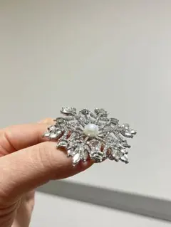 ☆上品な天然パール雪花❄️ブローチ
