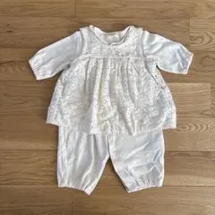 レース付きベビーロンパース