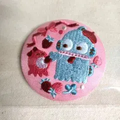 サンリオ　刺繍缶バッジ　ハンギョドン