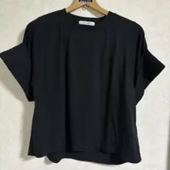 黒のドルマンスリーブTシャツのサムネイル