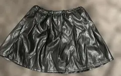 フェイクレザー　スカート　黒 サイズ160