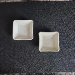 77// ① 豆皿 福良雀 白磁 四方皿 角皿 醤油皿 レトロ - メルカリ