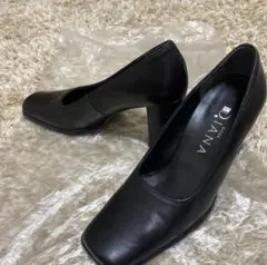 美品　DIANA ブラック パンプス　スクエアトゥ　21cm ヒール7cmのサムネイル