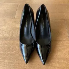 ブラック ポインテッドトゥ エナメル　ハイヒール