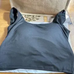 ストレッチ素材 ノースリーブカップ付きのタンクトップ 2色セットです。