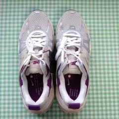 NIKE　W V2K RUN PRM