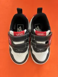 VANS 14.5cm ホワイト/ブラック/レッド　スニーカー