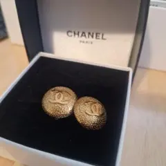 CHANEL ゴールドスタッドイヤリング 箱付き　96P