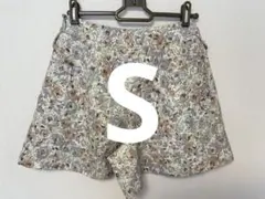 フェルゥ　花柄 ショートパンツ Sのサムネイル