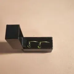 緑色ファセットカットドロップ型フープピアス