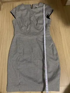 H&M 千鳥格子柄 タイトミニワンピースのサムネイル
