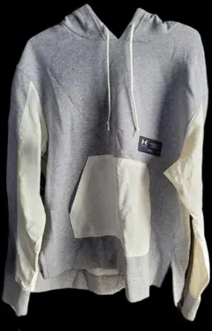 Under Armour フード付きパーカー M