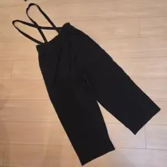 美品グローバルワーク160cm黒の薄手パンツ　肩紐あり