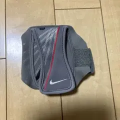 ナイキ　アームポーチ