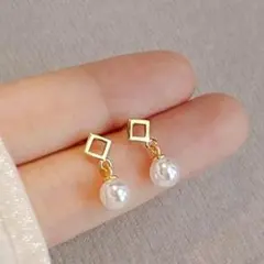 パール（イミテーション）ピアス