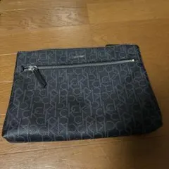 Calvin Klein ブラック クラッチバッグ