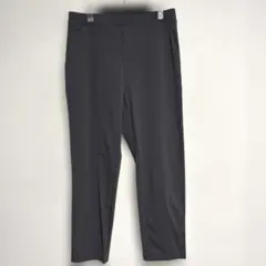 N246 ユニクロ　ウルトラストレッチアクティブテーパードパンツ　グレー系/L