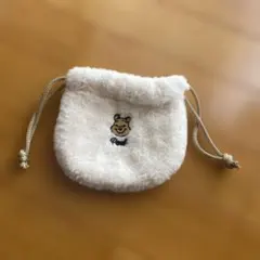 プーさんのフワフワ巾着ポーチ