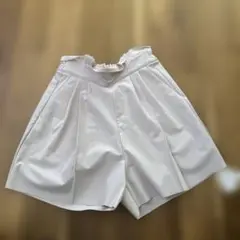 M/M ATTACHMENT ホワイト プリーツデザイン ショートパンツ