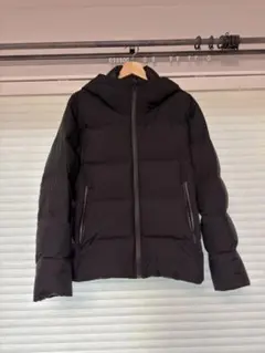 ユニクロ　シームレスダウンパーカー メンズLサイズ　ブラック