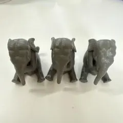 ゾウ　ガチャガチャ　フィギュア　グレー