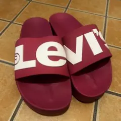 Levi's プラットフォーム シャワーサンダル ピンクのサムネイル