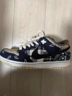 Travis Scott × Nike SB Dunk Low 美品のサムネイル