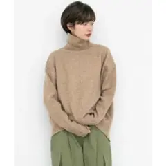 レディスセーター(アウトリンキングハイネックニット)／KBF（KBF）