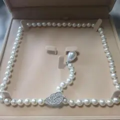 新品★ロングパールネックレス リーフ葉のデザインのジルコニア装飾長さ調整可