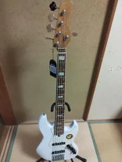 Sire V8 5弦ベース ジャズベース エレキベースのサムネイル