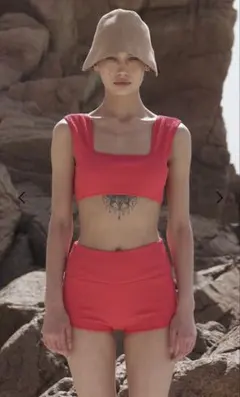 J.Chung 韓国ブランド　水着　セットアップ　パット入り　オレンジ