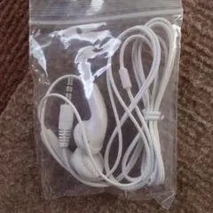 ホワイト 有線イヤホン 3.5mmジャック