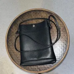 ブラックレザーショルダーバッグ